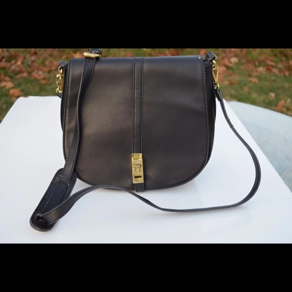 Adrienne Vittadini cross body bag - Picture 1 of 7